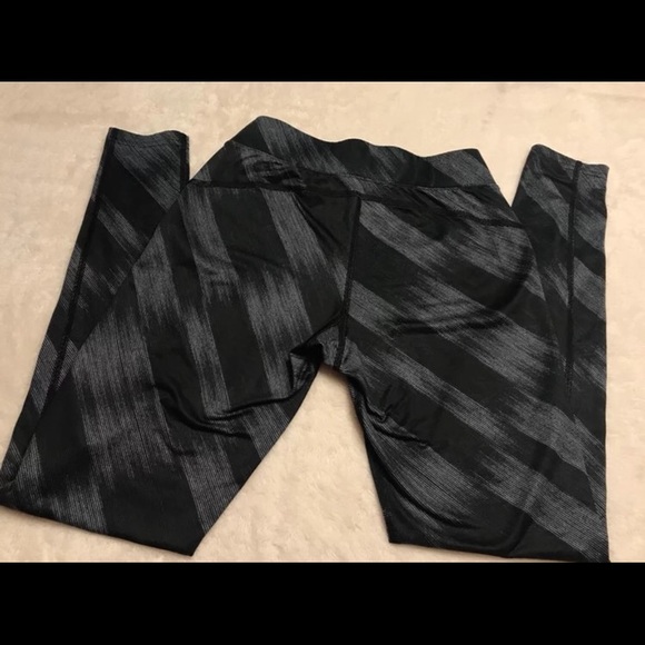 Reebok Leggings - Picture 2 of 4